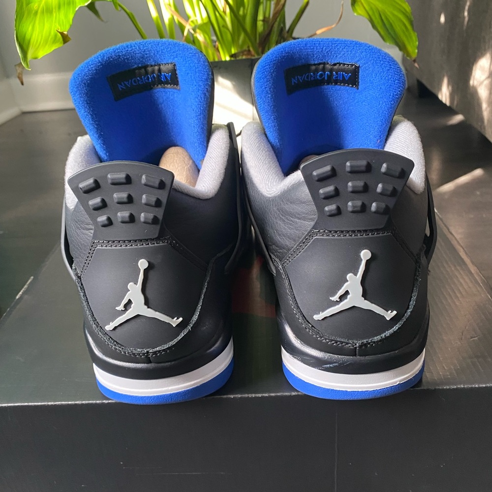 Jordan Retro 4 - Picture 6 of 7